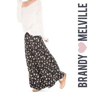 BRANDY MELVILLE • WIDE LEG PANTS